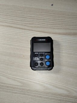 Prodám dětskou bicí soupravu, noty a příslušenství - 11