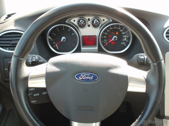 Ford Focus 5dv. 1,6 16V vyhř.sklo,novérozvody, bez koroze - 11