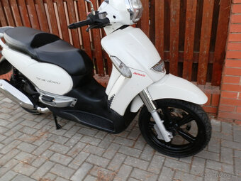 Aprilia Scarabeo 300 Light (Sport) - 11