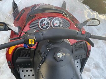 Prodám Bombardier 1000 4 takt Rotax - 11