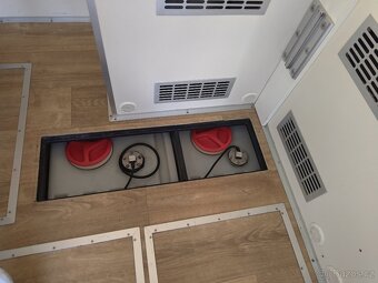 Obytná nástavba na pick up - 11