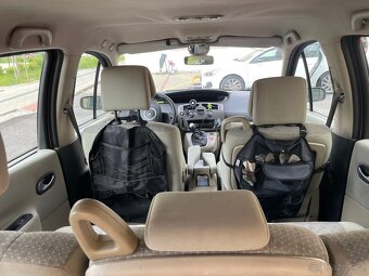 Renault Grand Scenic 1.5 dCi 78kW, 7 míst – pojízdný - 11