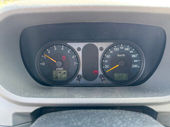Ford Fusion 1.6i 74kW - 11