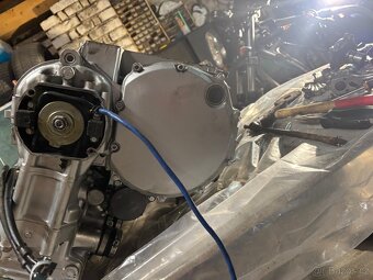 Motonadily Kawasaki GPX 750 cafe racer 1988 - 11