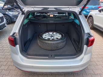 VW Passat B8 Variant 2.0TDI 110kW DSG Matrix ACC Panorama - 11