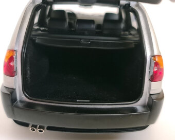predam bmw x3 1:18 - 11