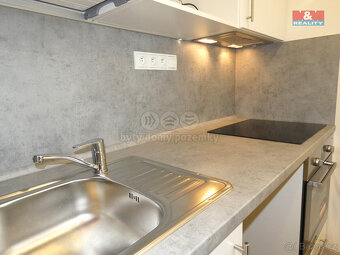 Prodej bytu 1+kk, 31 m², Ostrava, ul. Petruškova - 11
