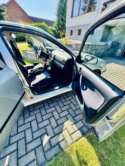 Prodám zachovalou Škoda Octavia 1.9tDi12/2006 první majitel - 11