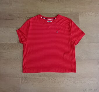 Tommy Jeans dámské tričko vel. M - 11