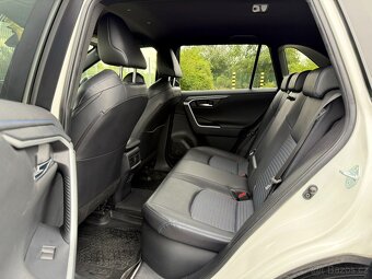 Toyota RAV4 2.5 Hybrid 131kW 2019 | 49500km, ČR, DPH, 1maj - 11