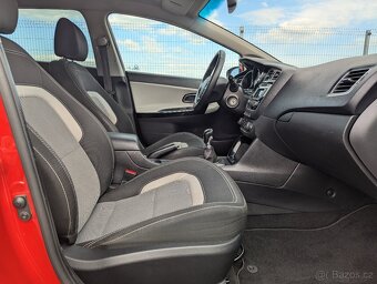 Kia Ceed kombi 1.6 GDI 99 kW Exclusive - 11
