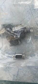 Velké množství součástek - 11