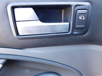 Ford C-max 2.0 TDCi,,TITANIUM,pěkný,BEZ KOROZE,tažný - 11
