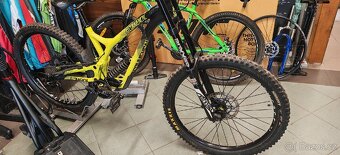 commencal supreme dh v4 - 11