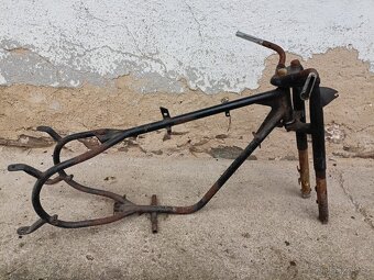 Sparta 250 ram s vidlicí - 11