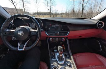 Alfa Romeo Giulia 2021 - 11