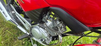 Yamaha YBR125 - 11