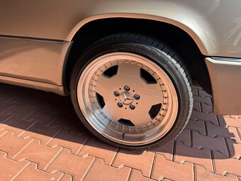 Mercedes Benz w124 coupe 300 ce - 11