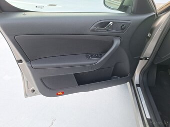 ŠKODA YETI 2.0 TDI R.2016 XENON - 11
