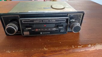 Retro autorádio SANYO - kazetový přehrávač AM - plně funkční - 11