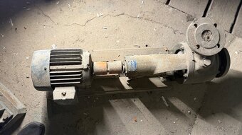 ELEKTROMOTOR S ČERPADLEM - 11