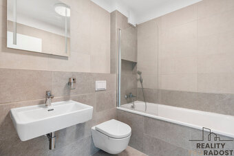 Pronájem bytu 2+kk 66 m², OV, Praha 9 – Vysočany - 11