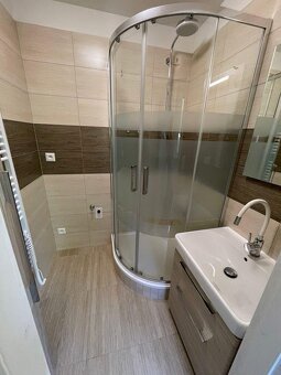 Byt 4+1, 90 m2 + 5 m2 lodžie + 8 m2 sklep - 11