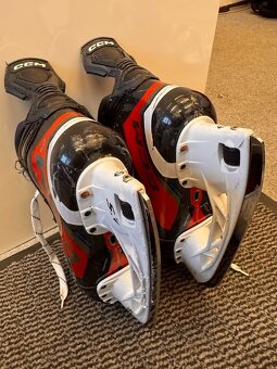 BRUSLE CCM JETSPEED FT6 VEL. 44/8,5D - 11