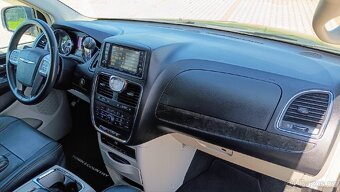 Chrysler Town & Country 3,6 V6 + LPG 7m.Stow'N'Go Limited - 11