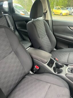 Nissan Qashqai 1,2 benzin, 85 kw, rv 2017, nove v CR - 11