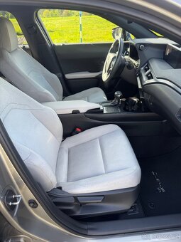 Lexus UX 250h, 2.0L Hybrid - 11