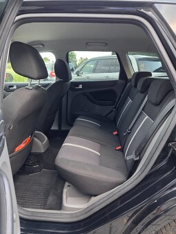 Ford Focus kombi 1.6 16V 74kw ser.kniha 3/20111 - 11