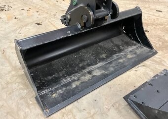 NOVÝ BAGR KUBOTA U18-5 - 11