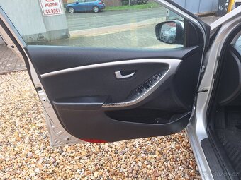 Hyundai I30 1.6 CRDi 81KW Nové v ČR, S.Kniha DPH, Trikolor - 11