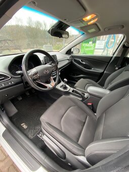 Hyundai i30 fastback - 11