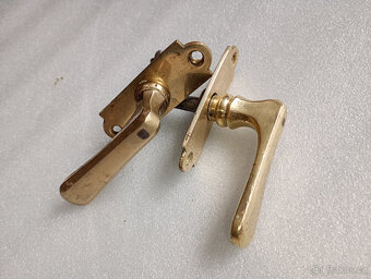 Okenní kličky,půlolivky MOSAZ zlatá,1920 - 11
