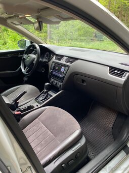 ŠKODA OCTAVIA LAURIN & KLEMENT 2015 DSG - 11