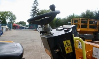 ZÁNOVNÍ DUMPER JCB 1T - 11