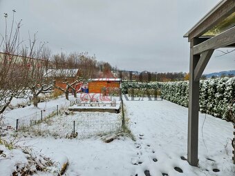 Prodej chatky v klidné osadě - 11