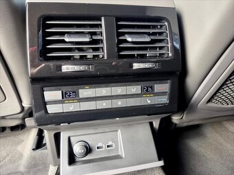 Volkswagen Touareg 3,0 TDi 210kW Atmosphere ČR 1.maj CR V6 8 - 11