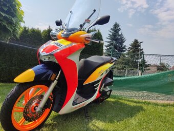 Honda SH 350 i REPSOL Limited edition (2022) po servisu - 11