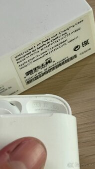 Apple AirPods 1 generace - 11