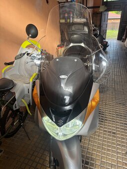 Suzuki Burgman 400 - 11