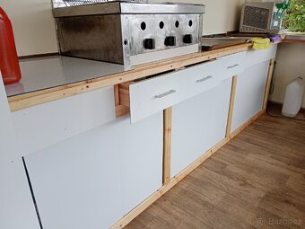 Prodám pojízdnou prodejnu. - 11