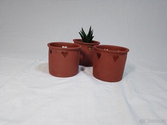 Keramické hrnky a kvěnitáče - 11
