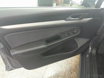 Volkswagen Golf VIII 2,0 TDi - 11
