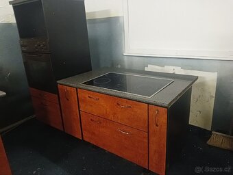 Kuchyňská linka s barem - 11