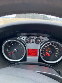 Ford Focus 1.6 - 11