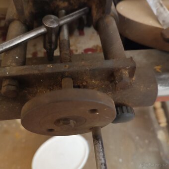 Soustruh na dřevo - 11