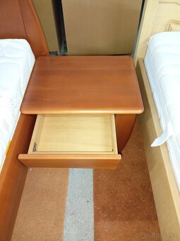 Prodám krásné kvalitní letiště z masivu zn.Hülsta 200 x 200 - 11
